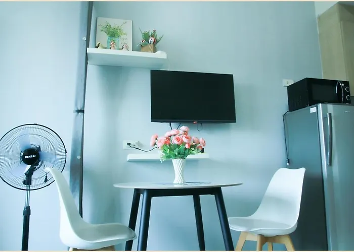 Breeze Lower Penthouse Apartment