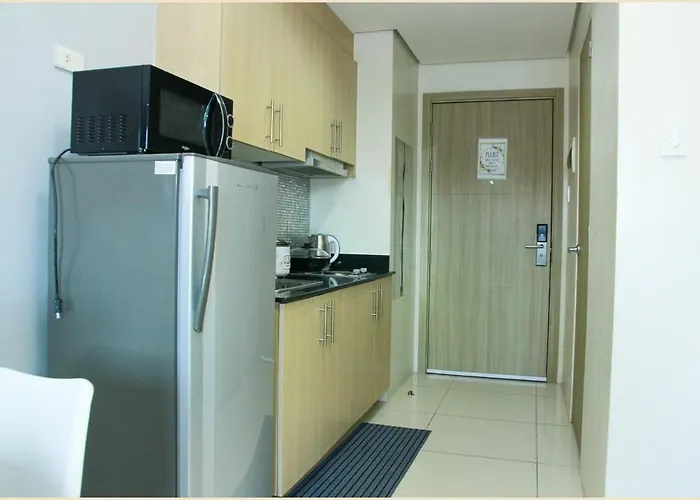 Breeze Lower Penthouse Apartment *