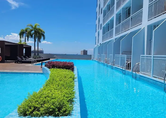 Breeze Lower Penthouse Apartment *