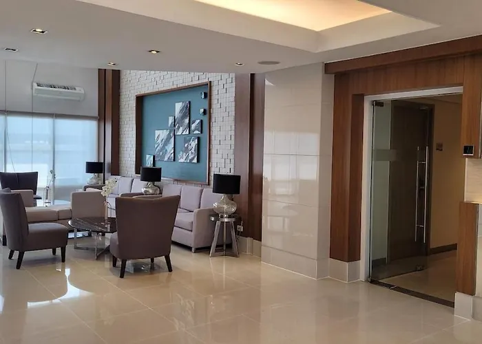 Breeze Lower Penthouse